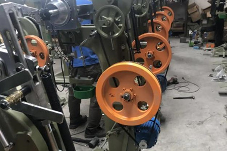 自動鉚釘機(jī)廠家如何提高市場占有率？策略有四！